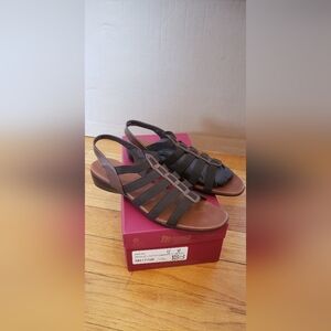 Munro Brown and Black Strappy Leather Slingback Sandals